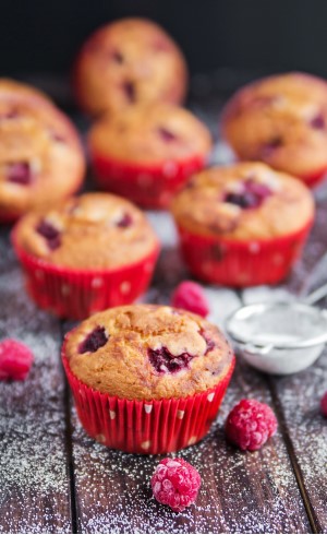Muffins bio aux framboises et au chocolat blanc