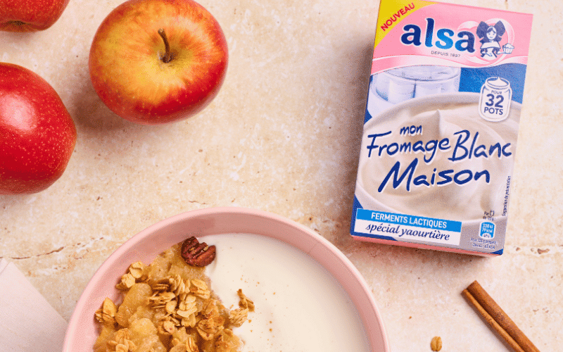 recette de Fromage blanc aux pommes cuites & granola alsa